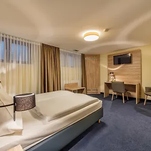 https://hotel-windsor-cologne.topcolognehotels.com
